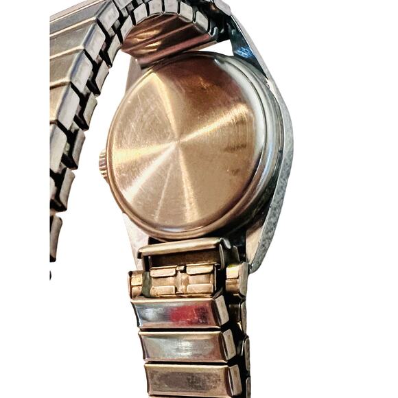 Vintage Universal Geneve Ladies Watch – Blue Dial, Antimagnetic, Fluted Bezel - Picture 5 of 5